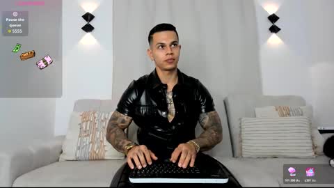 Snapshot of arondark chatting on December 4, 2025, 12:09 am DarkMaster online show from December 4, 2025, 12:09 am