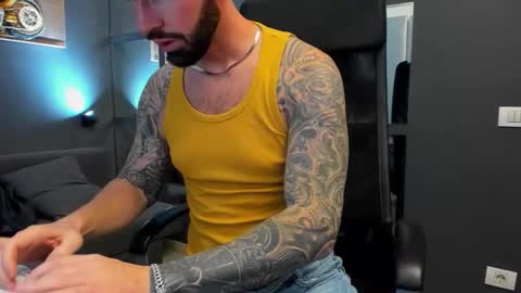 AronGrant online show from December 1, 2025, 10:42 am