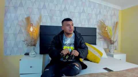 AronOlsen online show from March 8, 2026, 12:31 pm