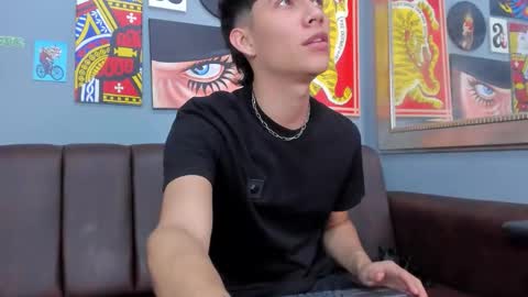 Snapshot of arontawers chatting on March 3, 2026, 7:09 pm Arontawers online show from March 3, 2026, 7:09 pm