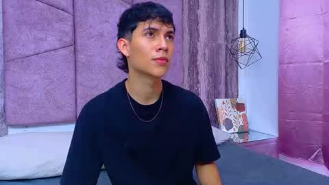 Snapshot of arontawers chatting on March 16, 2026, 7:29 pm Arontawers online show from March 16, 2026, 7:29 pm