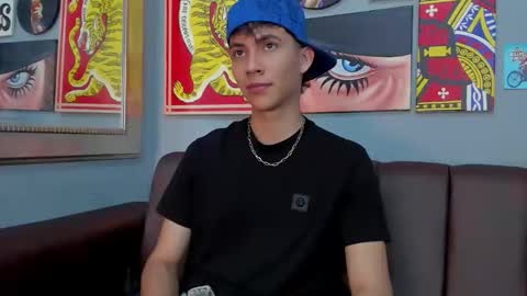 Snapshot of arontawers chatting on March 23, 2026, 7:18 pm Arontawers online show from March 23, 2026, 7:18 pm