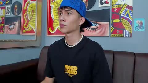 Snapshot of arontawers chatting on April 1, 2026, 7:11 pm Arontawers online show from April 1, 2026, 7:11 pm