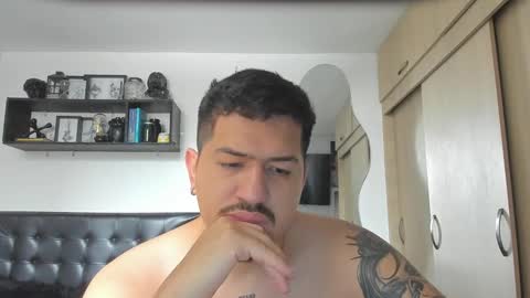 ARON  Independent model  online show from December 20, 2025, 8:05 pm