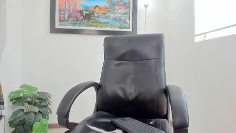 Snapshot of aroon_connor chatting on February 17, 2025, 6:59 pm   online show from February 17, 2025, 6:59 pm