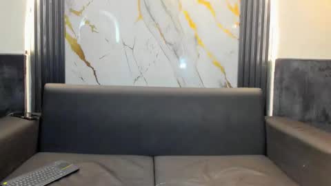 Aroon   online show from November 19, 2025, 12:05 pm