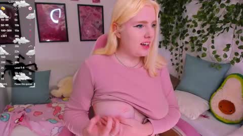 Snapshot of art_lovee_ chatting on February 4, 2026, 1:33 am art_lovee_ online show from February 4, 2026, 1:33 am