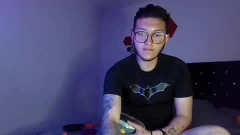 artboy_247203 online show from May 25, 2026, 11:11 pm