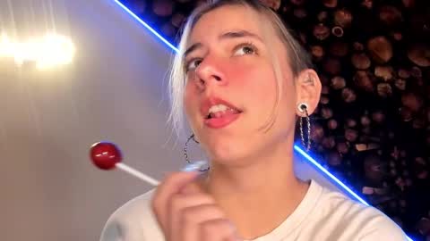 artemisablake online show from March 11, 2025, 4:51 pm