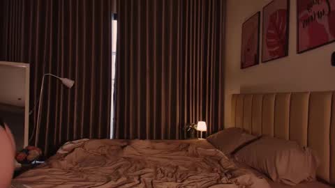 Lina online show from February 24, 2026, 1:36 am