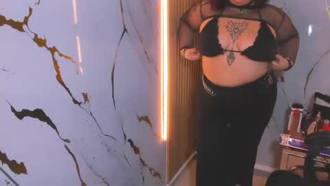 Snapshot of arthemisa_tayy chatting on May 24, 2026, 12:15 am Arthemisa online show from May 24, 2026, 12:15 am