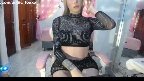 Daniela Jaramillo online show from November 16, 2025, 10:26 pm