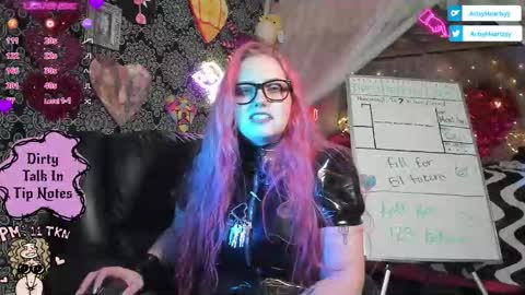 Snapshot of artsyheartsyy chatting on October 14, 2025, 1:17 am ArtsyHeartsyy online show from October 14, 2025, 1:17 am