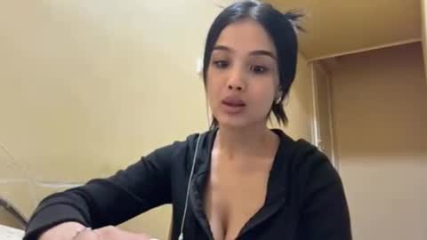 Amina online show from March 1, 2026, 6:10 pm