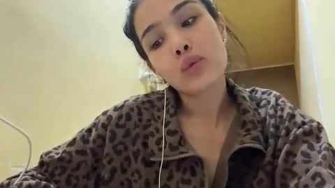 Amina online show from March 5, 2026, 6:15 pm