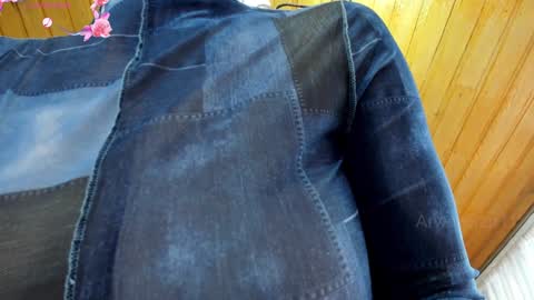 hellen online show from February 7, 2025, 4:03 pm