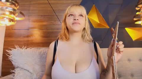 Snapshot of ary_hanna chatting on January 19, 2026, 11:03 am sofia online show from January 19, 2026, 11:03 am