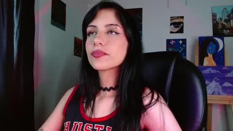 Snapshot of ary_pieerce chatting on April 7, 2026, 7:25 pm Independent Model online show from April 7, 2026, 7:25 pm