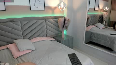 Snapshot of ary_thompson_ chatting on January 29, 2025, 8:14 pm ARY THOMPSON online show from January 29, 2025, 8:14 pm