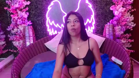 Snapshot of arya_noir chatting on February 23, 2026, 4:21 am Arya online show from February 23, 2026, 4:21 am