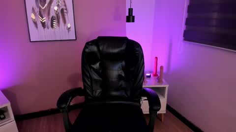 Asami  online show from September 19, 2025, 10:10 pm