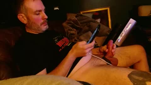 aschke online show from November 1, 2025, 12:12 am