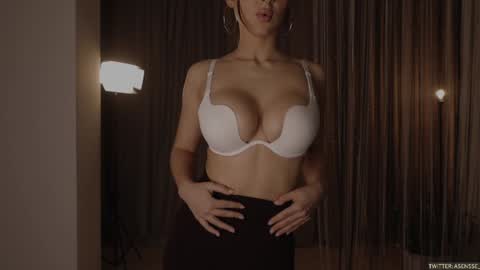 Snapshot of asensse chatting on January 22, 2025, 7:34 pm Call me Ann online show from January 22, 2025, 7:34 pm