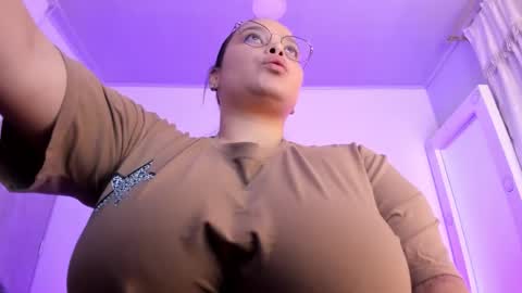 ashanty_vera01 online show from December 24, 2024, 4:22 am