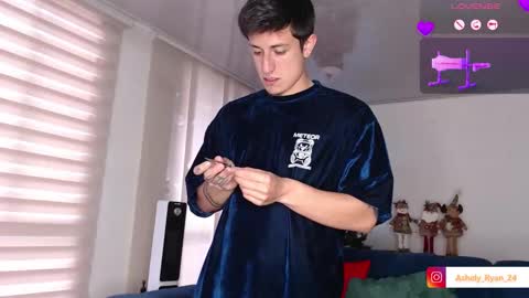 Ashley And Ryan  online show from November 28, 2025, 9:28 pm