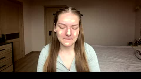 Snapshot of ashelymelaro chatting on May 10, 2026, 9:36 am Mila online show from May 10, 2026, 9:36 am