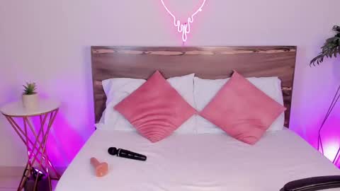 ASHLEY online show from February 22, 2025, 5:24 pm