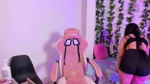 ashley online show from December 23, 2025, 2:42 am