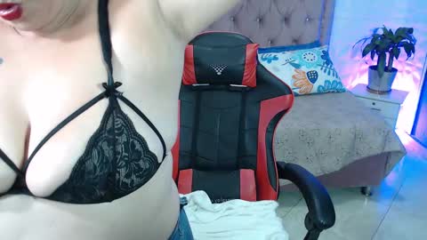 Snapshot of ashley_prg2 chatting on February 19, 2025, 10:01 am Ashley online show from February 19, 2025, 10:01 am