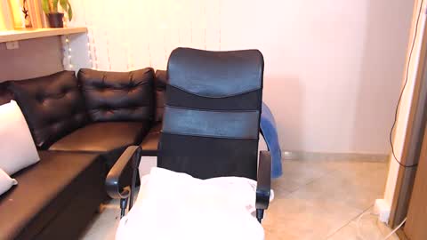 Snapshot of ashley_prg2 chatting on February 27, 2025, 12:32 am Ashley online show from February 27, 2025, 12:32 am