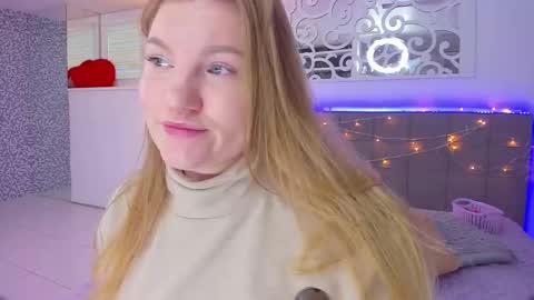 AshleyJonse online show from December 15, 2025, 6:17 am