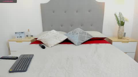 Ashley knight online show from December 3, 2024, 6:17 pm