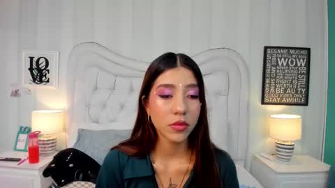 AshleyRoberh online show from October 31, 2025, 7:37 pm