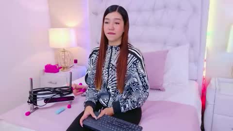 AshleyRoberh online show from December 19, 2025, 3:52 pm