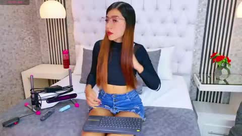 AshleyRoberh online show from April 16, 2026, 7:47 pm