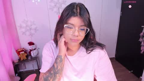 Snapshot of ashleyy18__ chatting on December 27, 2024, 12:01 pm Ashleyy18 online show from December 27, 2024, 12:01 pm