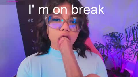 Snapshot of ashleyy18__ chatting on September 17, 2025, 10:22 pm Ashleyy18 online show from September 17, 2025, 10:22 pm