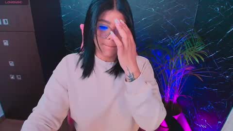 Snapshot of ashleyy18__ chatting on September 28, 2025, 9:53 pm Ashleyy18 online show from September 28, 2025, 9:53 pm