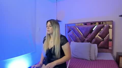 Snapshot of ashleyy_blonde chatting on November 15, 2025, 7:54 pm ashleyy_blonde online show from November 15, 2025, 7:54 pm