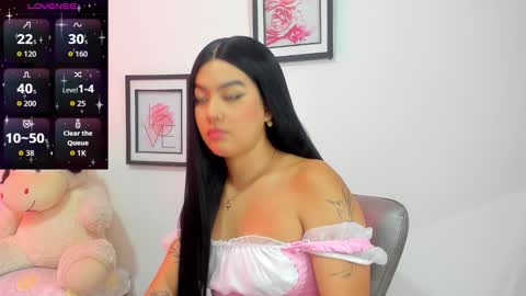 Ashlie online show from October 17, 2025, 5:15 pm