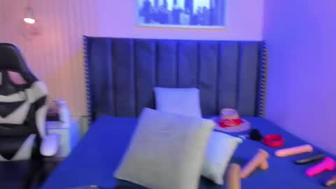 ashlye_miller_ online show from April 12, 2026, 4:17 am