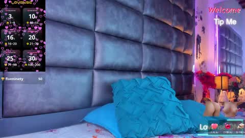 ashlymillerr_ online show from May 6, 2026, 8:14 pm