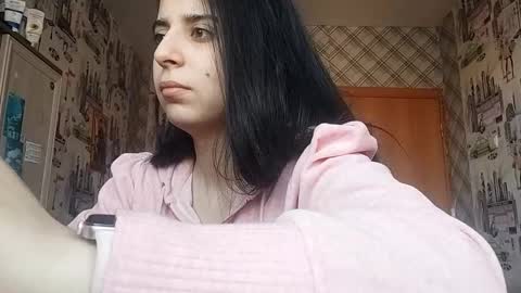 Snapshot of ashtonvisnosky chatting on December 17, 2025, 12:16 am Lina online show from December 17, 2025, 12:16 am