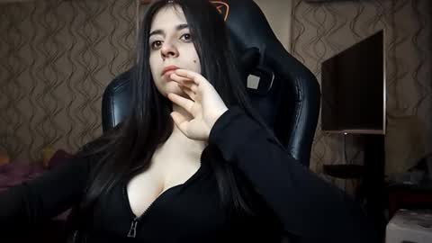 Snapshot of ashtonvisnosky chatting on February 10, 2026, 12:26 am Lina online show from February 10, 2026, 12:26 am