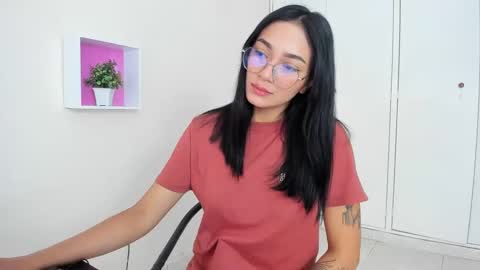 Camila online show from January 7, 2025, 12:52 pm