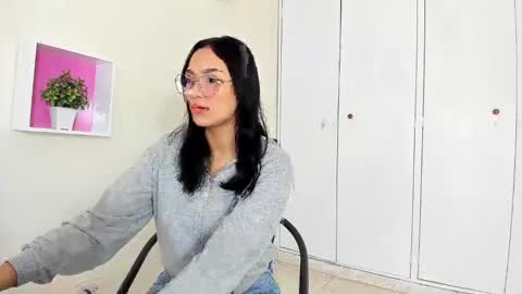 Camila online show from January 16, 2025, 12:42 pm